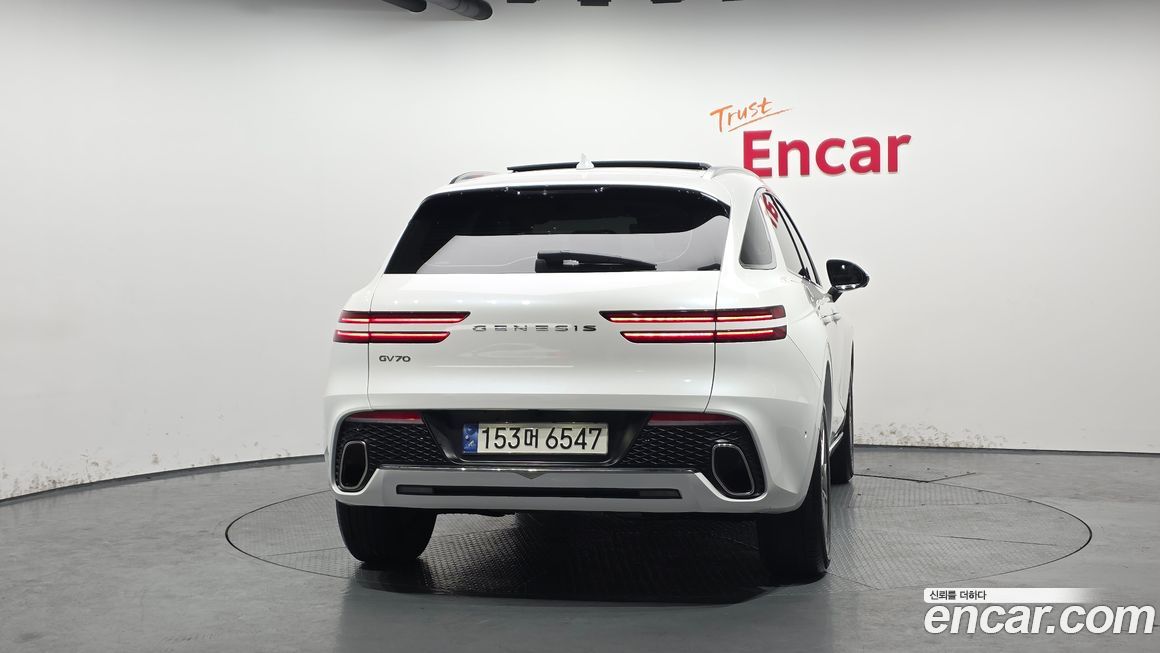 Genesis GV70 2024