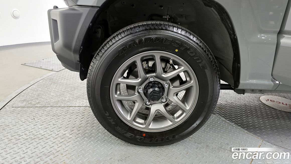 Suzuki Jimny 2025