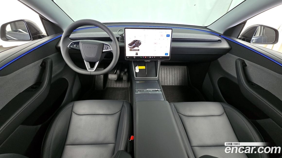 Tesla Model Y 2025
