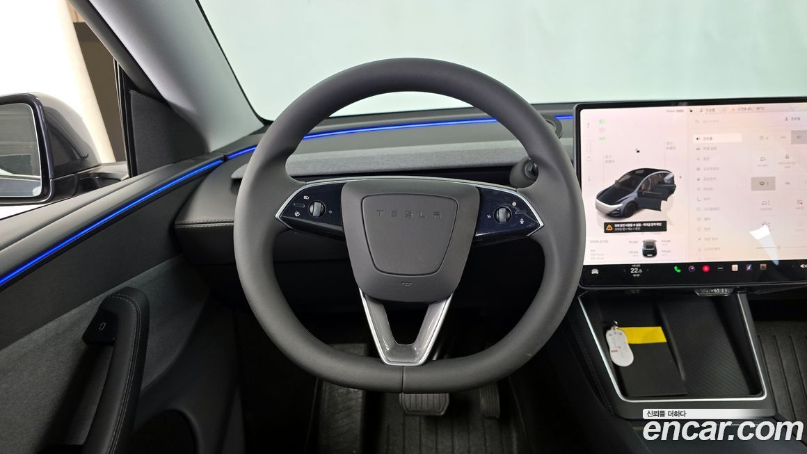 Tesla Model Y 2025