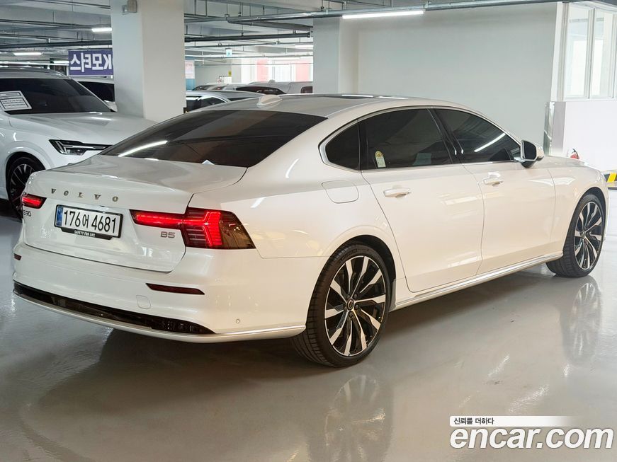 Volvo S90 2026