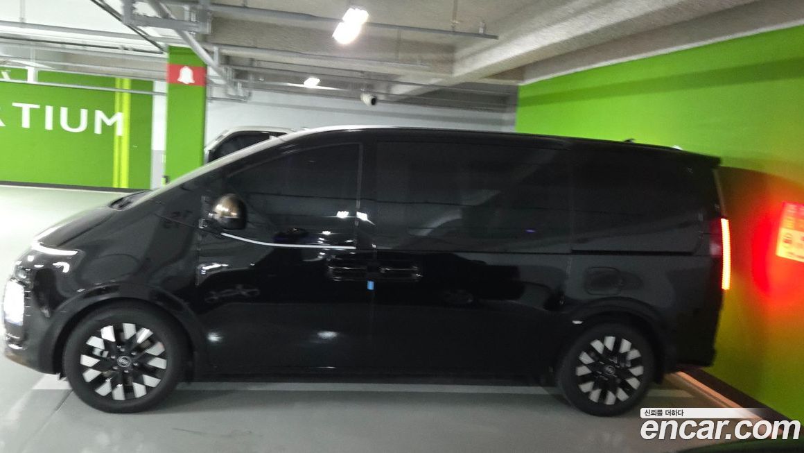 Hyundai Staria 2025