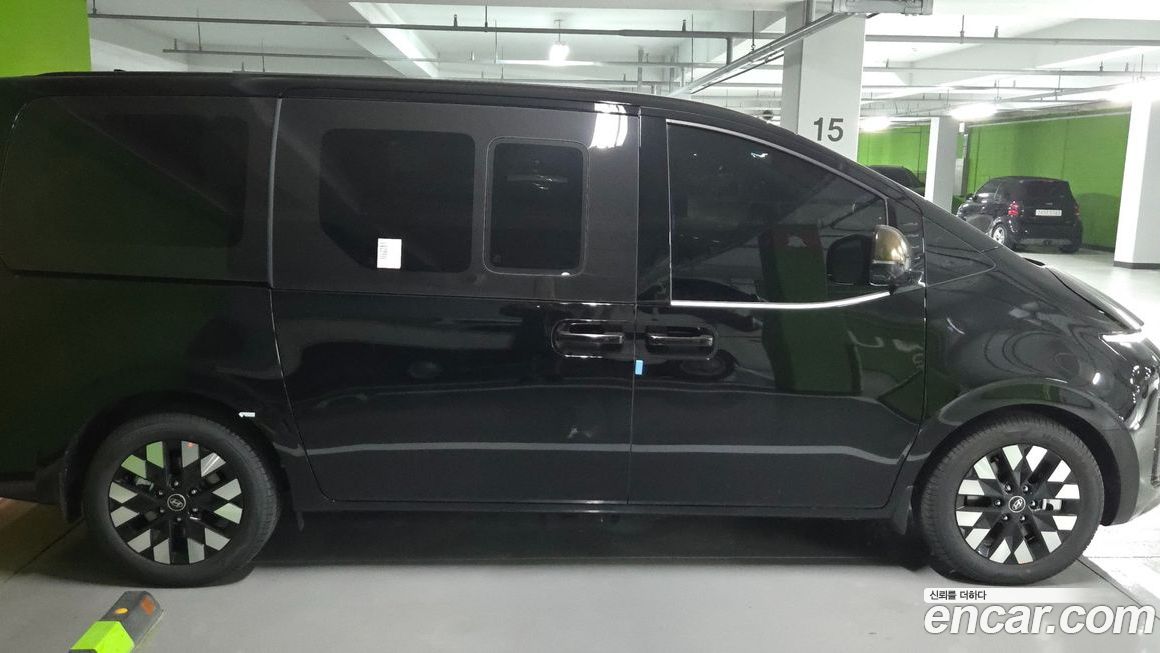 Hyundai Staria 2025