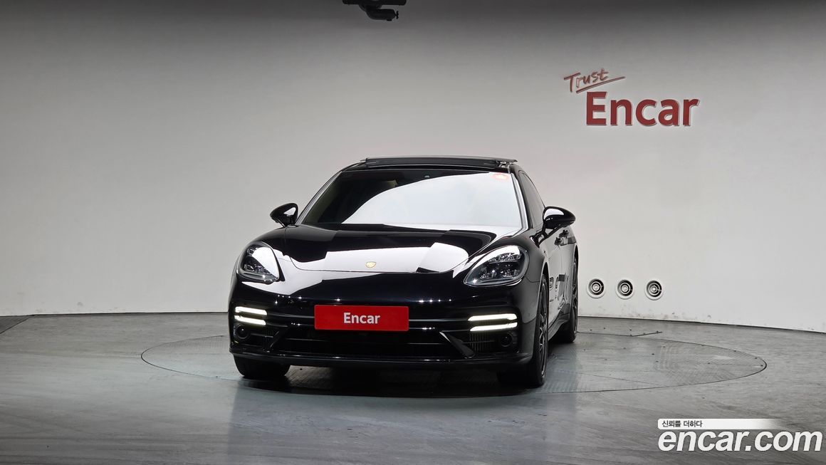 Porsche Panamera 2021
