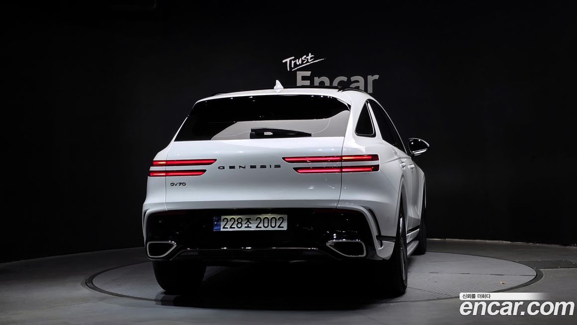 Genesis GV70 2025