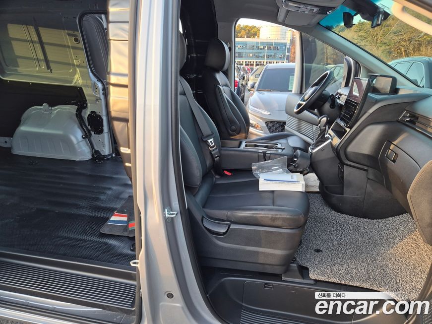 Hyundai Staria 2024