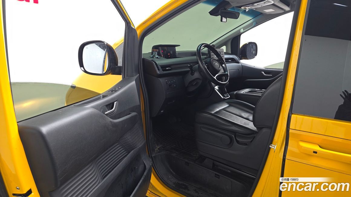 Hyundai Staria 2022