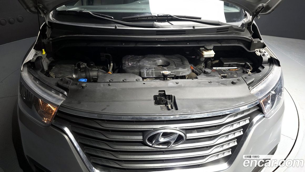 Hyundai Starex 2019