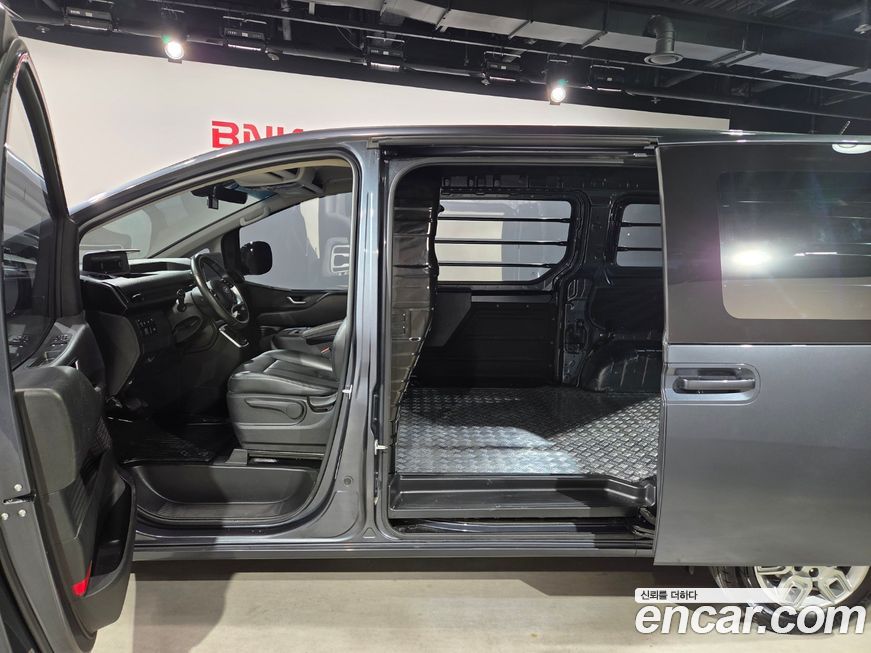 Hyundai Staria 2024