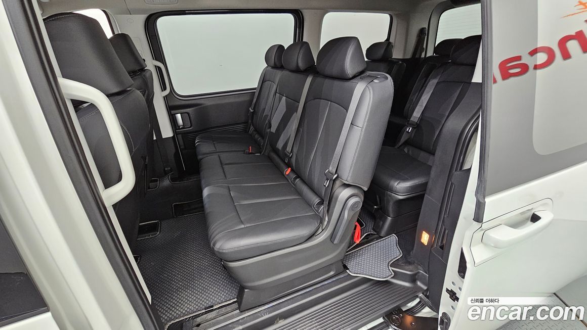Hyundai Staria 2025