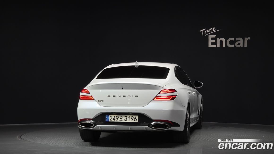Genesis G70 2024