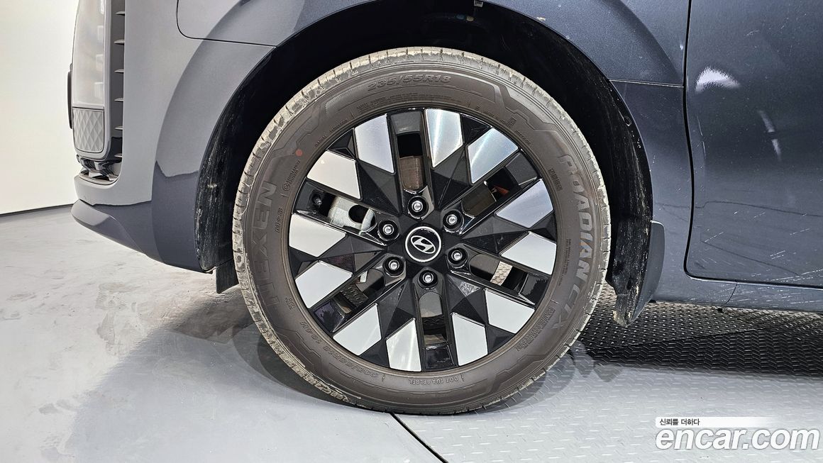 Hyundai Staria 2025