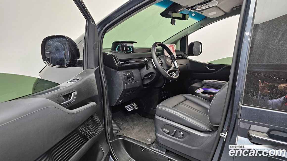 Hyundai Staria 2025