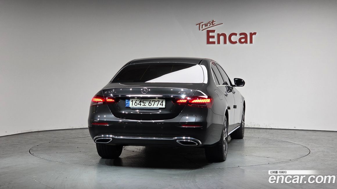 Mercedes-Benz E-Class 2021