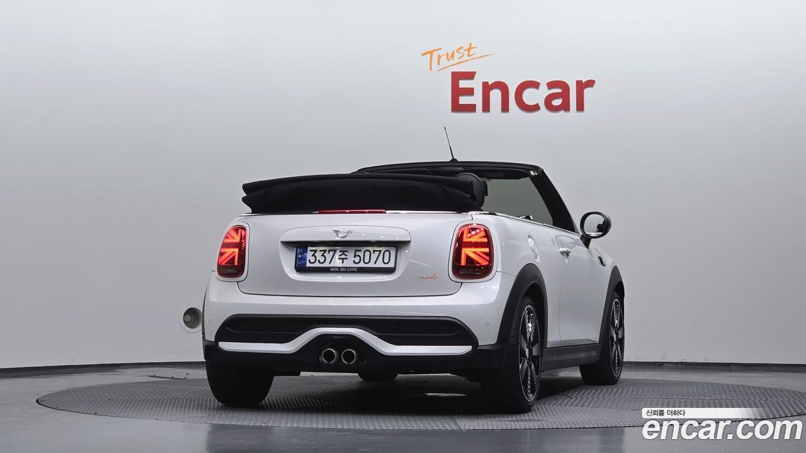 Mini Cooper Convertible 2023