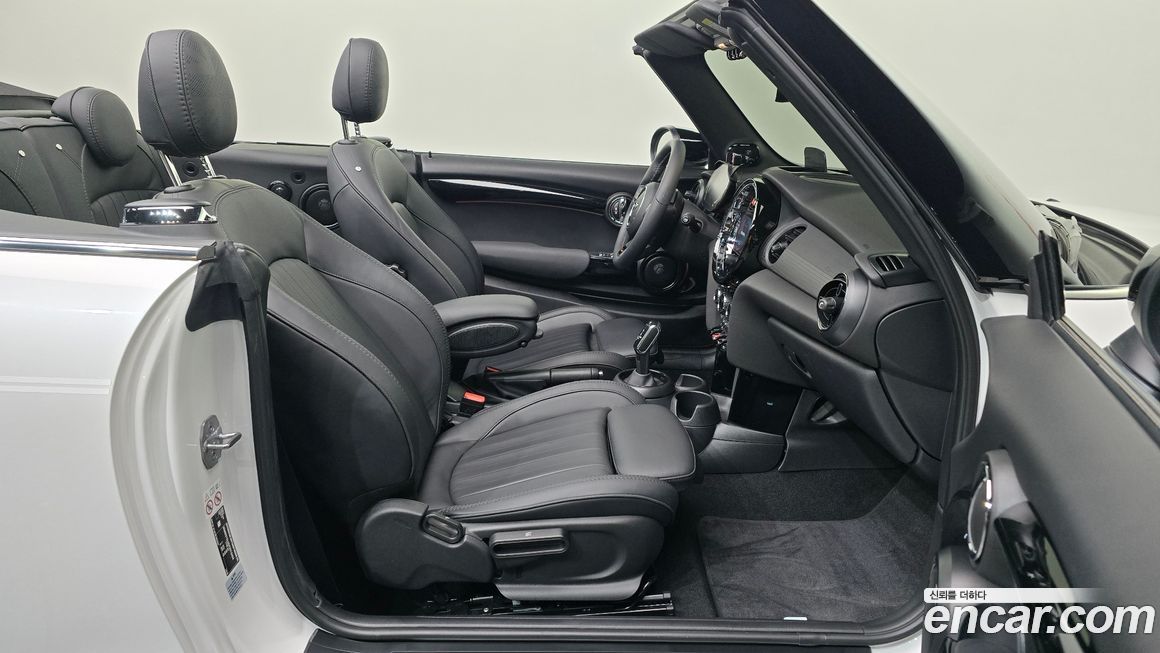 Mini Cooper Convertible 2023