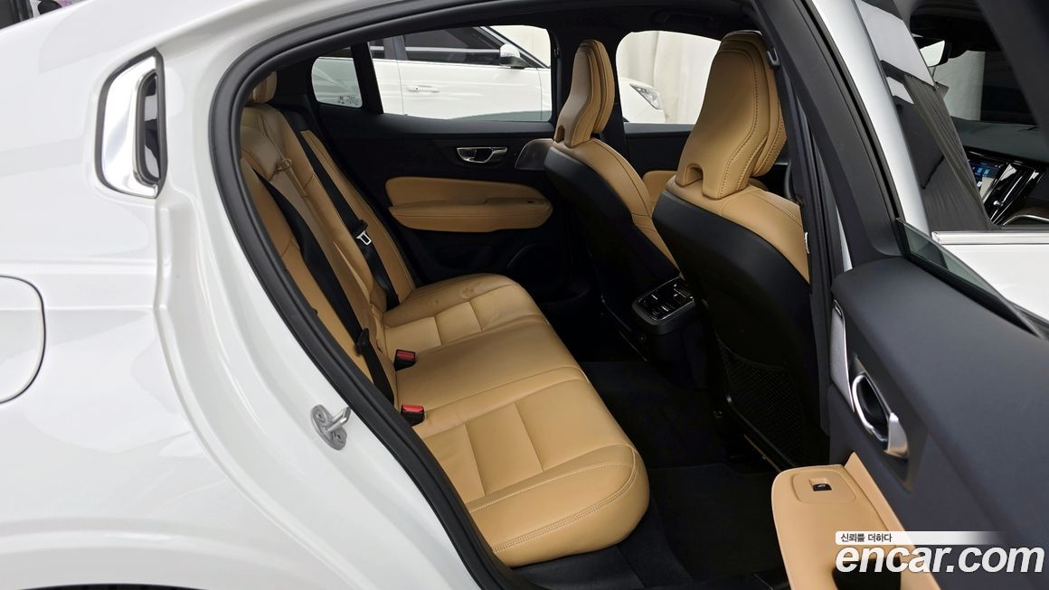 Volvo S60 2024