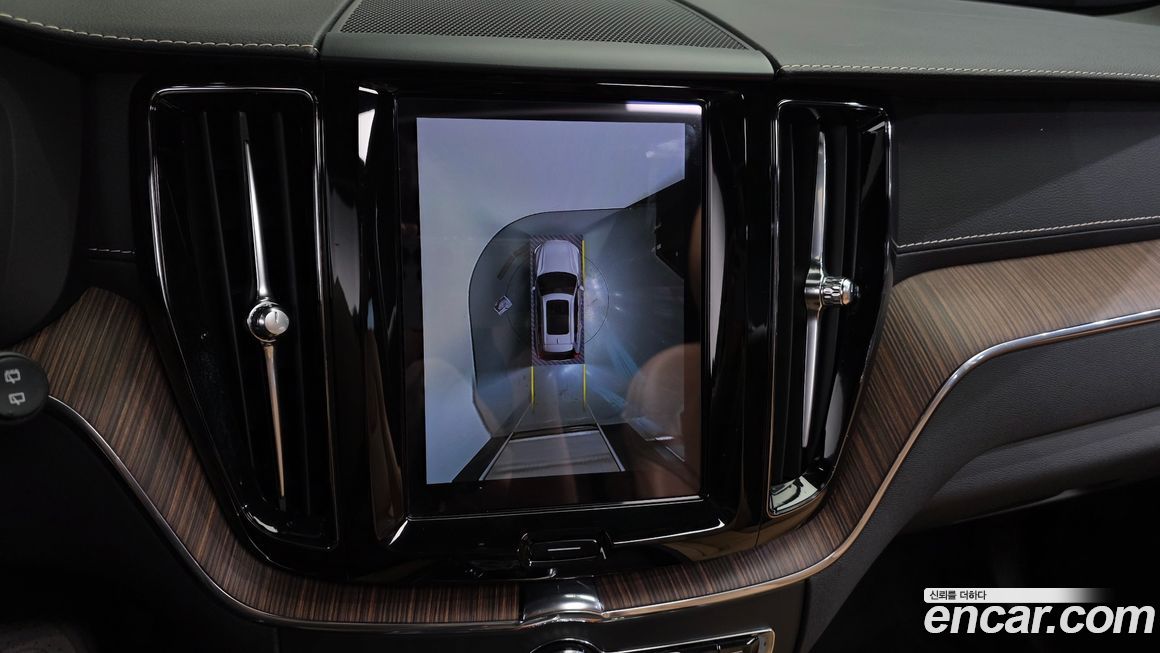Volvo XC60 2022