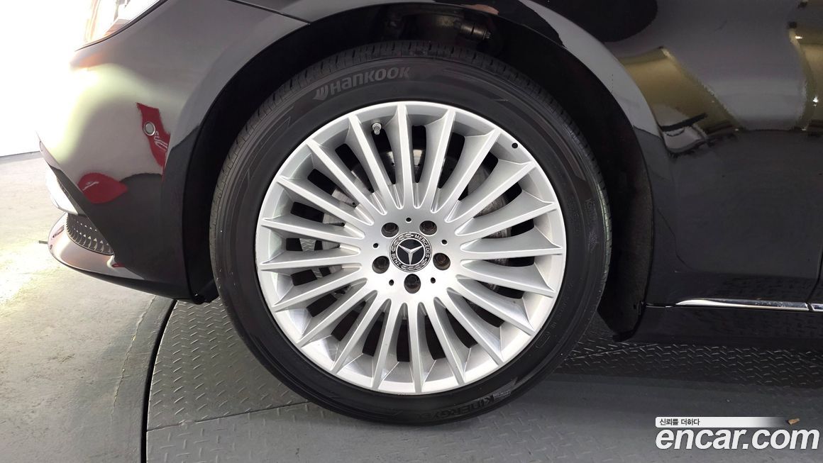 Mercedes-Benz S-Class 2020