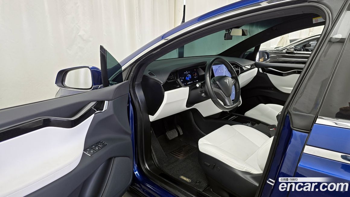 Tesla Model X 2020