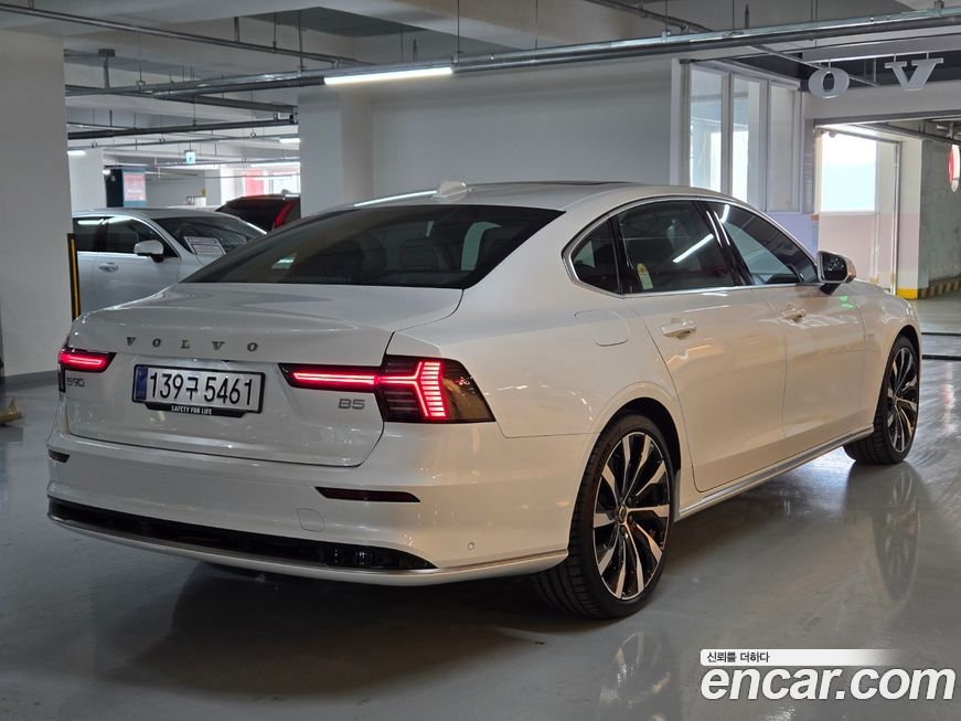 Volvo S90 2026