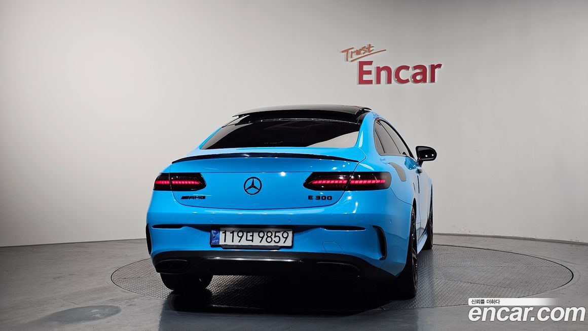 Mercedes-Benz E-Class 2022