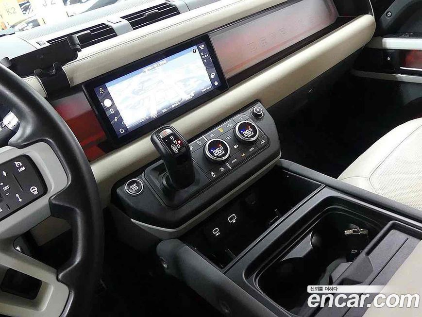 Land Rover Defender 2022