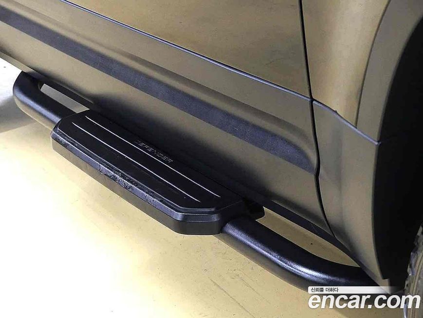 Land Rover Defender 2022