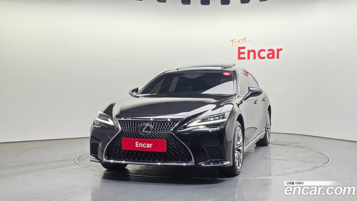 Lexus LS 2021