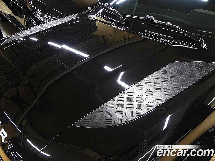 Land Rover Defender 2022