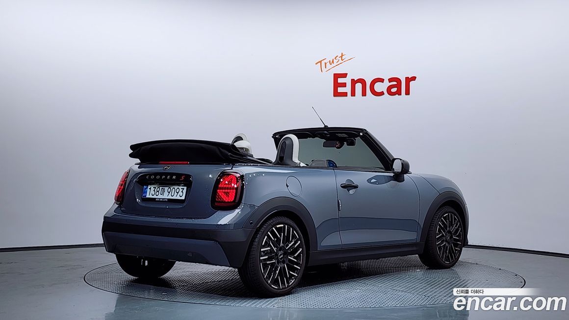 Mini Cooper Convertible 2025
