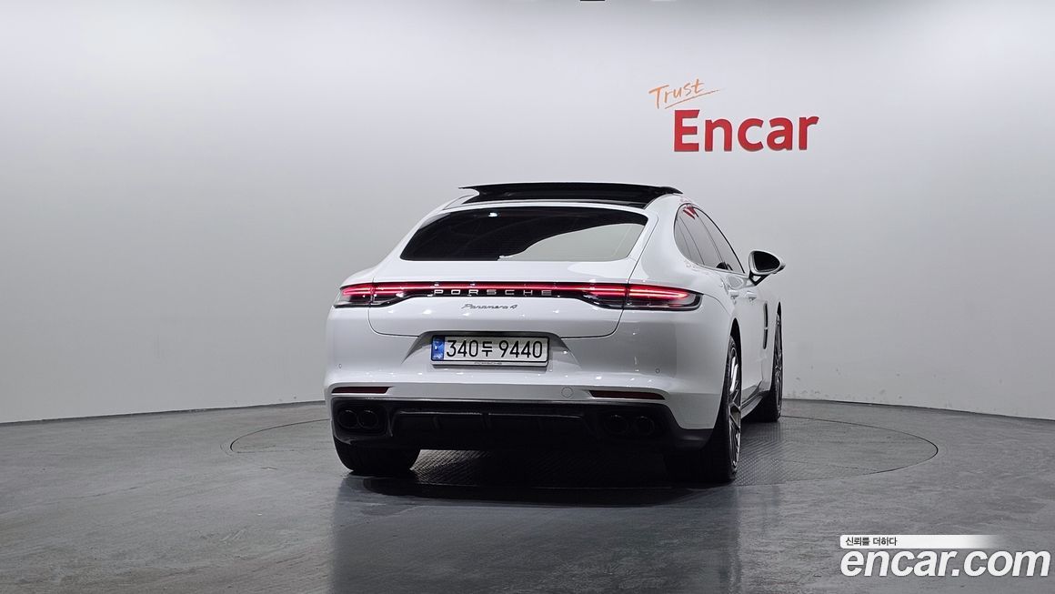 Porsche Panamera 2023