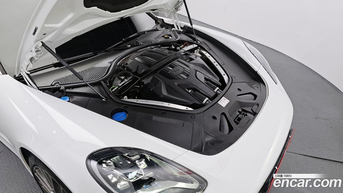 Porsche Panamera 2023