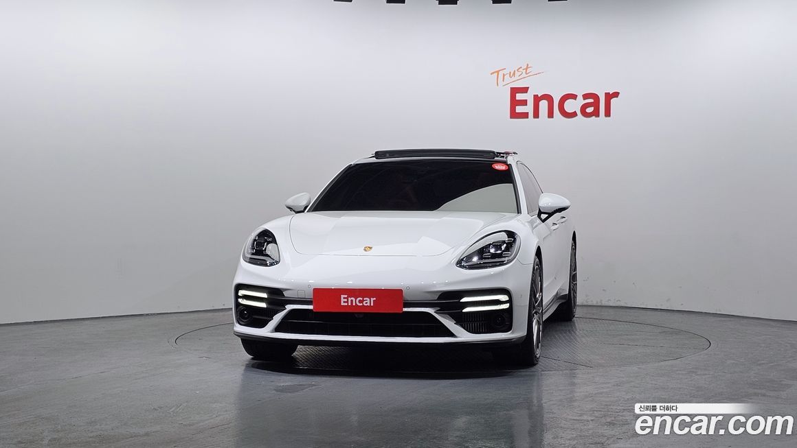 Porsche Panamera 2023