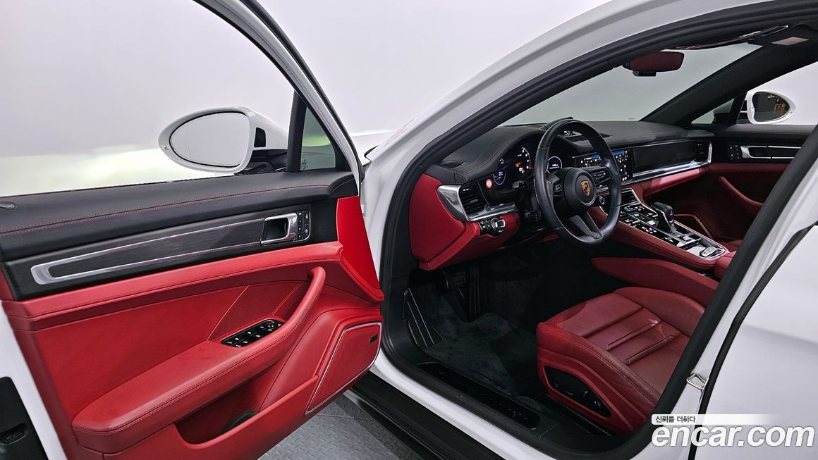 Porsche Panamera 2023