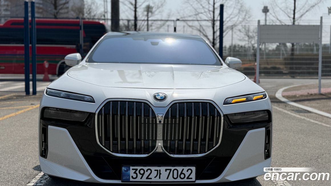 BMW 7-Series 2024