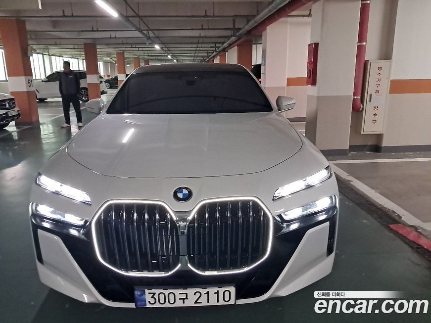 BMW 7-Series 2024