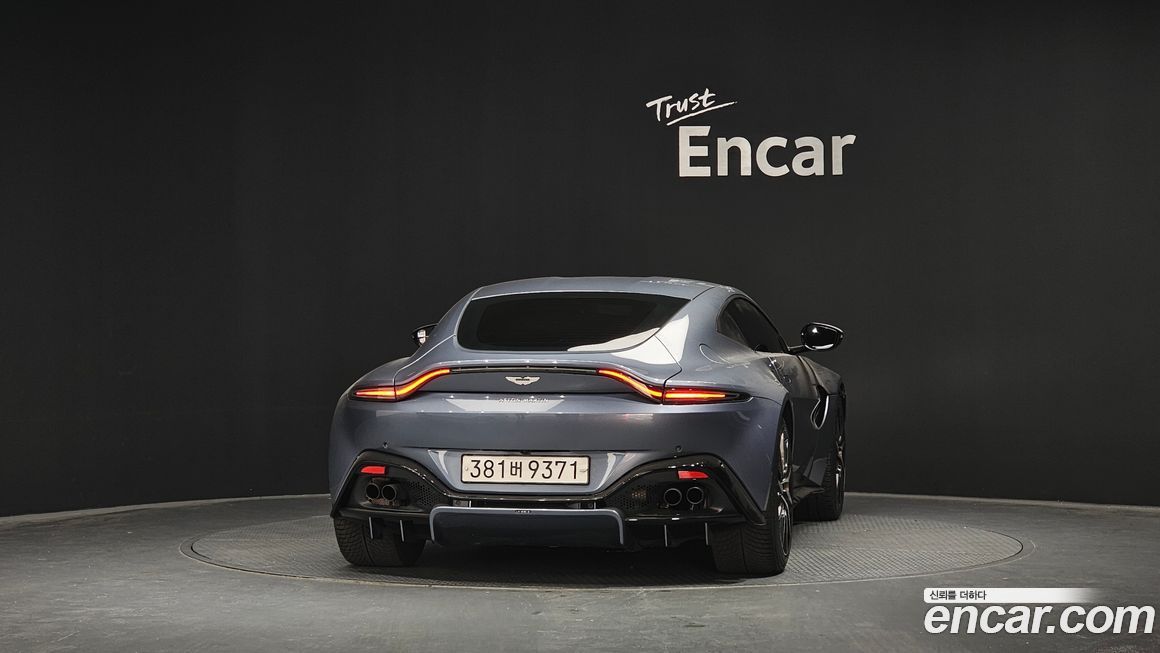 Astonmartin Vantage 2020