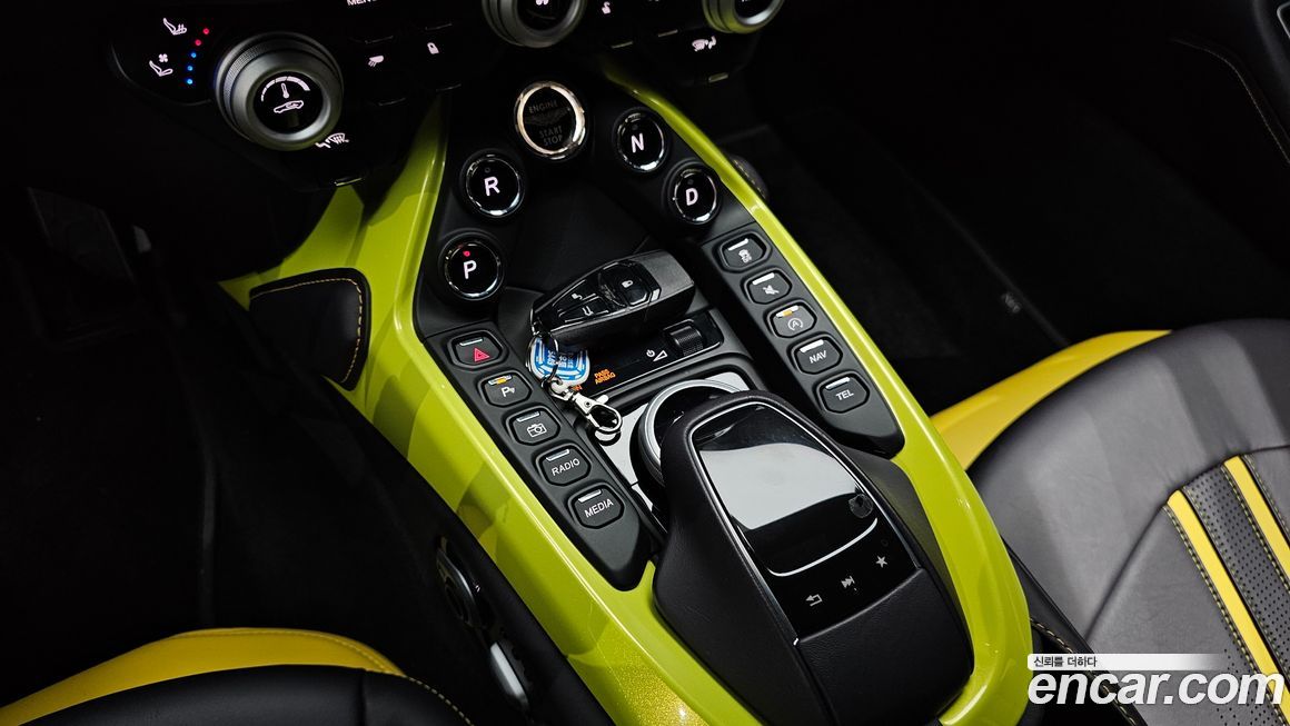 Astonmartin Vantage 2020