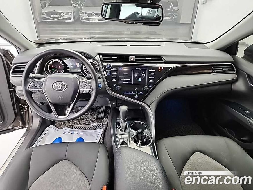 Toyota Camry 2021
