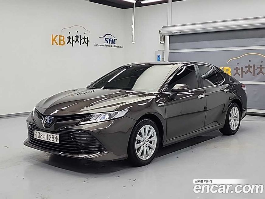 Toyota Camry 2021