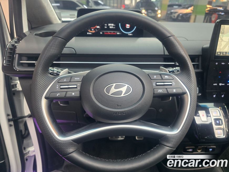 Hyundai Staria 2025