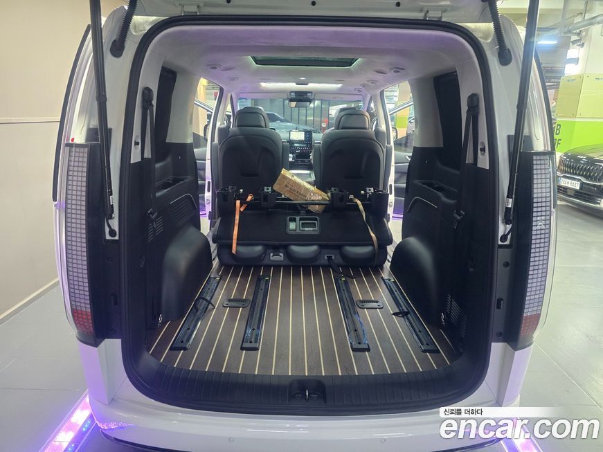 Hyundai Staria 2025
