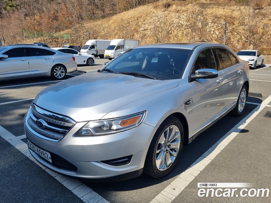 Ford Taurus 2011