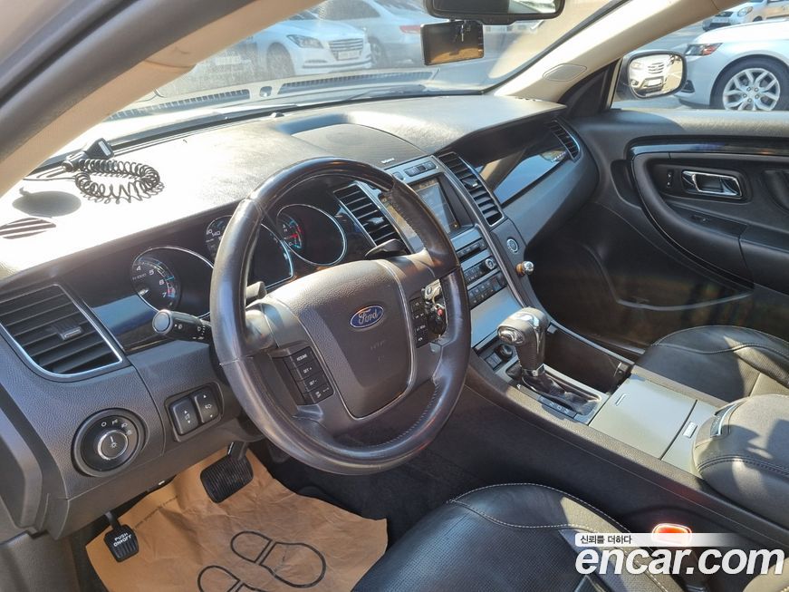 Ford Taurus 2011
