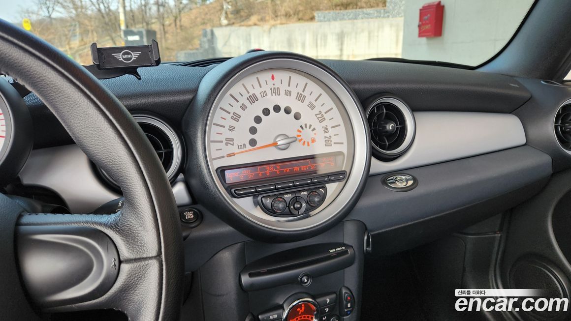 Mini Cooper Convertible 2011