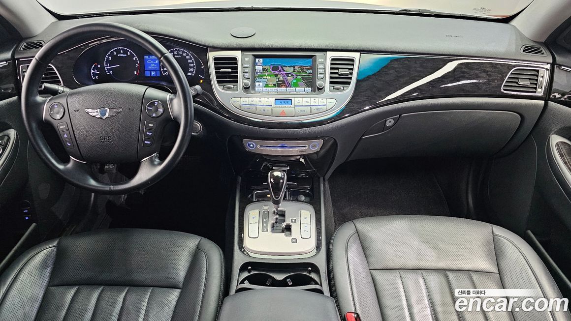 Hyundai Genesis 2013