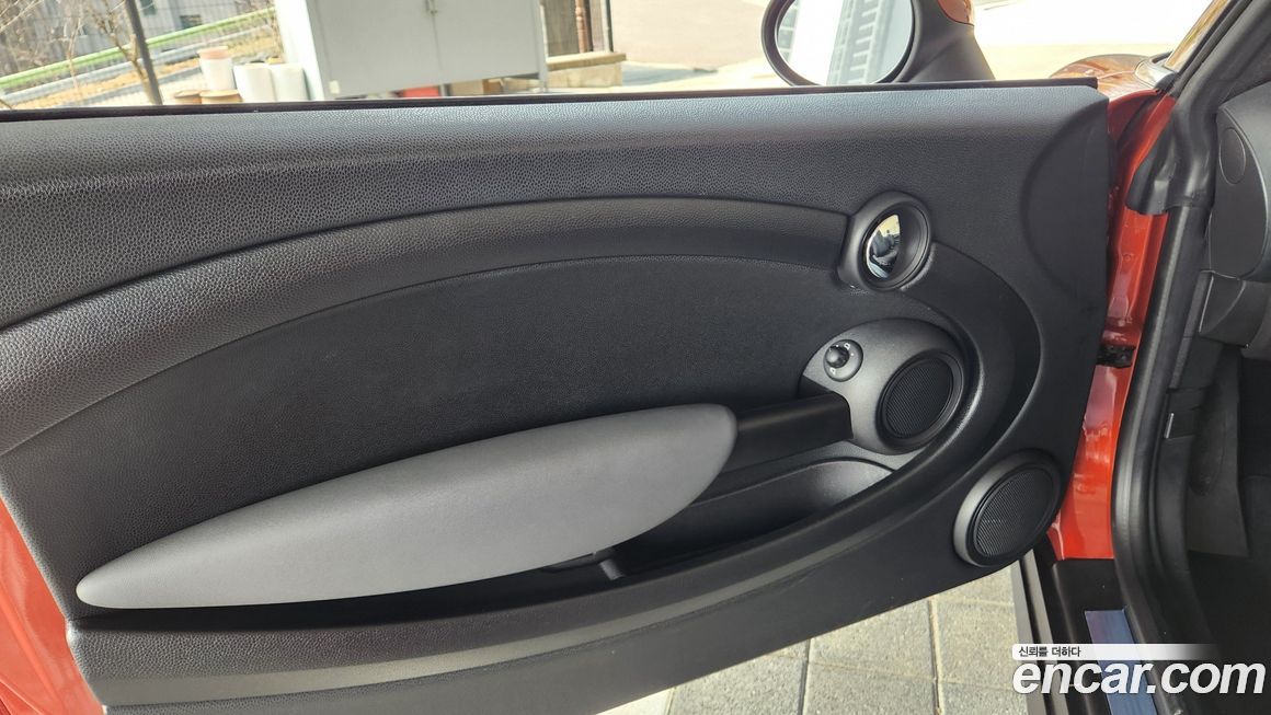 Mini Cooper Convertible 2011