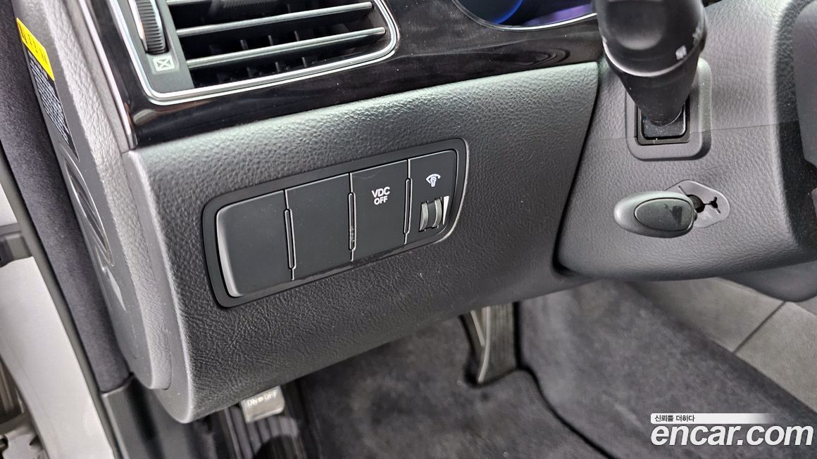 Hyundai Genesis 2013