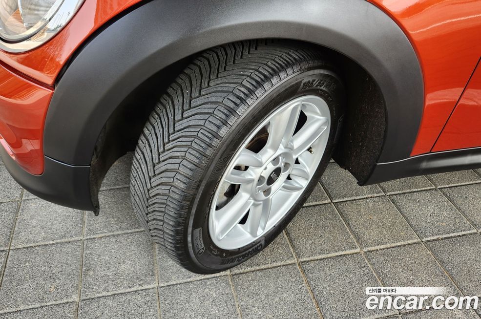 Mini Cooper Convertible 2011